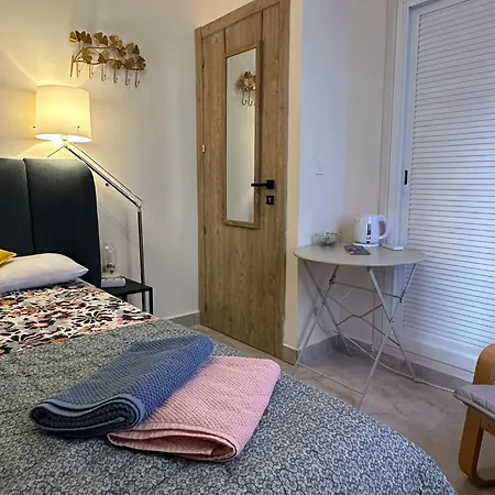 Peaceful Little Bedroom - Shared With 2 Cats Málaga